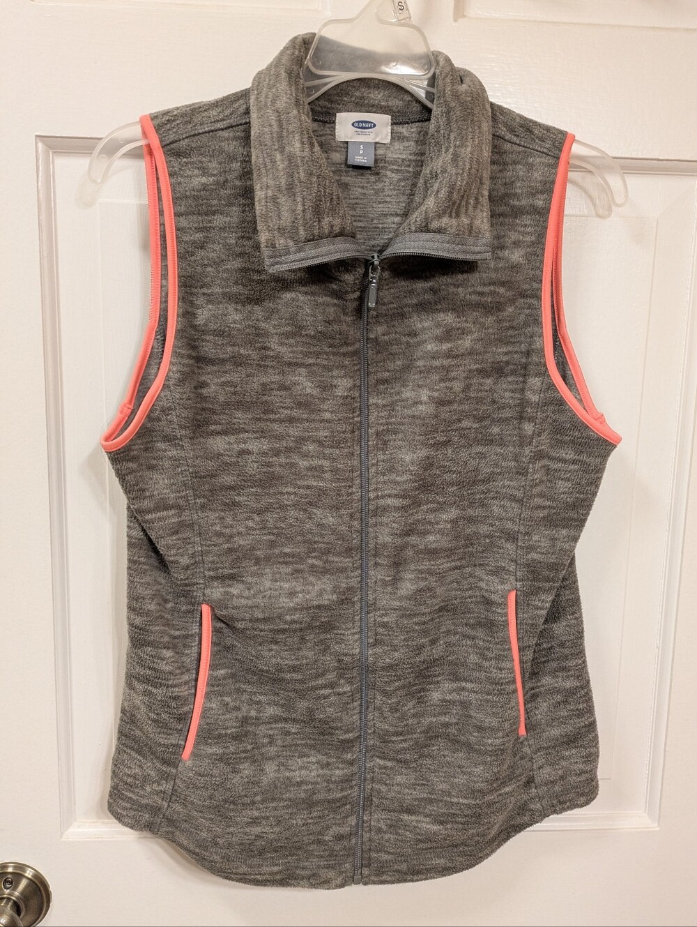 Women's Old Navy Grey Knit Fleece Vest with Coral Trim Size Small
